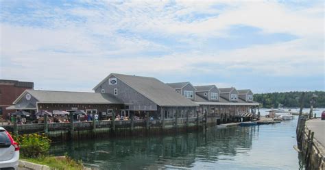 Beal's lobster pier - May 26, 2022 · Harvard Beal started the company in 1932 as a wholesale fish market, with a year-round working fish and lobster pier. In 1969, the Beal family expanded the operation, opening the restaurant. 